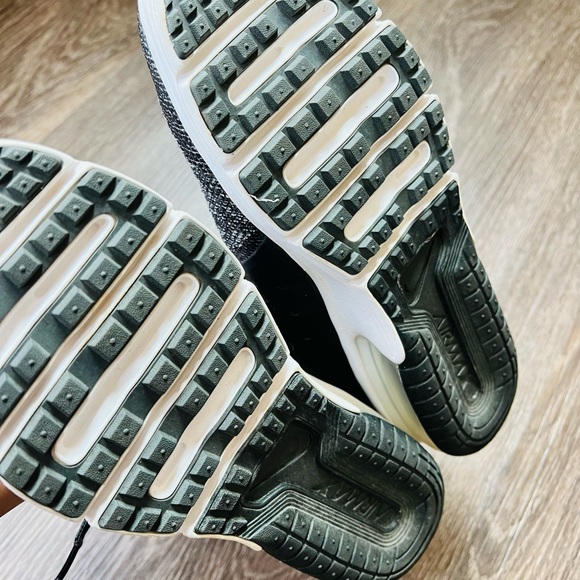 Nike Air Max Sequent 3 Running Shoes Black & white - Picture 4 of 8